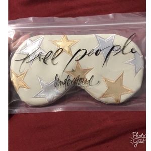 Free people sleeping mask